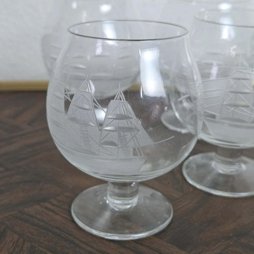 Vintage Etched Frosted Sailboat Brandy/Cordial Snifter Glasses Set of‎ 4